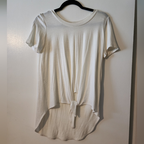 Final Touch Cream Tie Front Asymmetrical T-Shirt - Picture 1 of 2